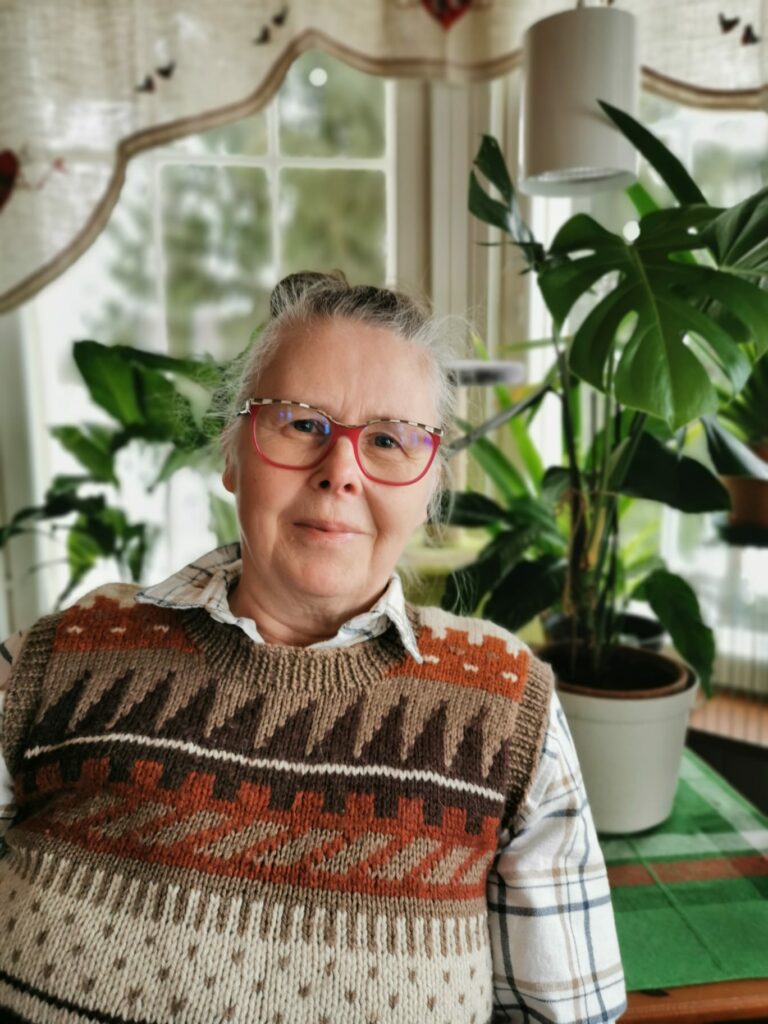 Muotokuva Marjo Äikkäästä.